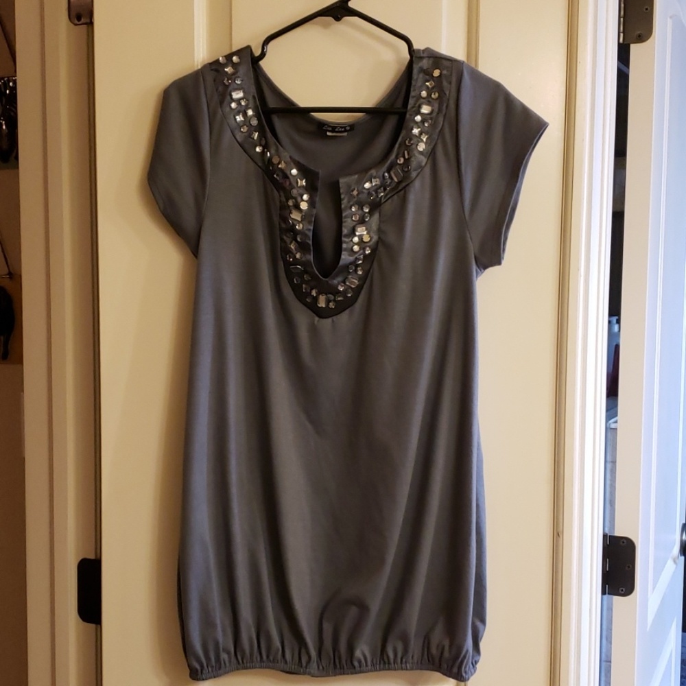 Fun grey top